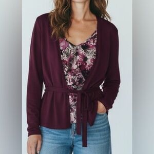 New Covington Burgundy Pink blouse Cardigan Ruffle Front
Lace Print